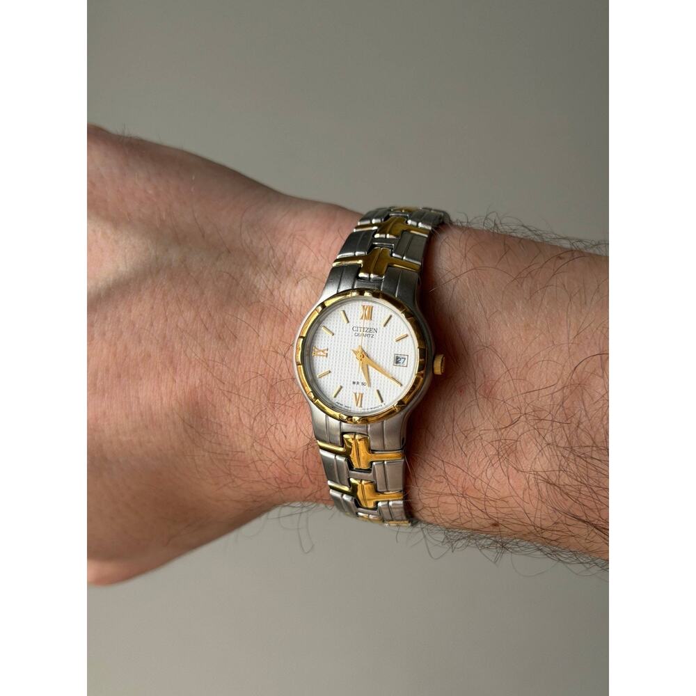 Citizen Women’s Y2K Quartz Watch White Dial Date Two Tone Gold Silver Retro 8" - Picture 8 of 15